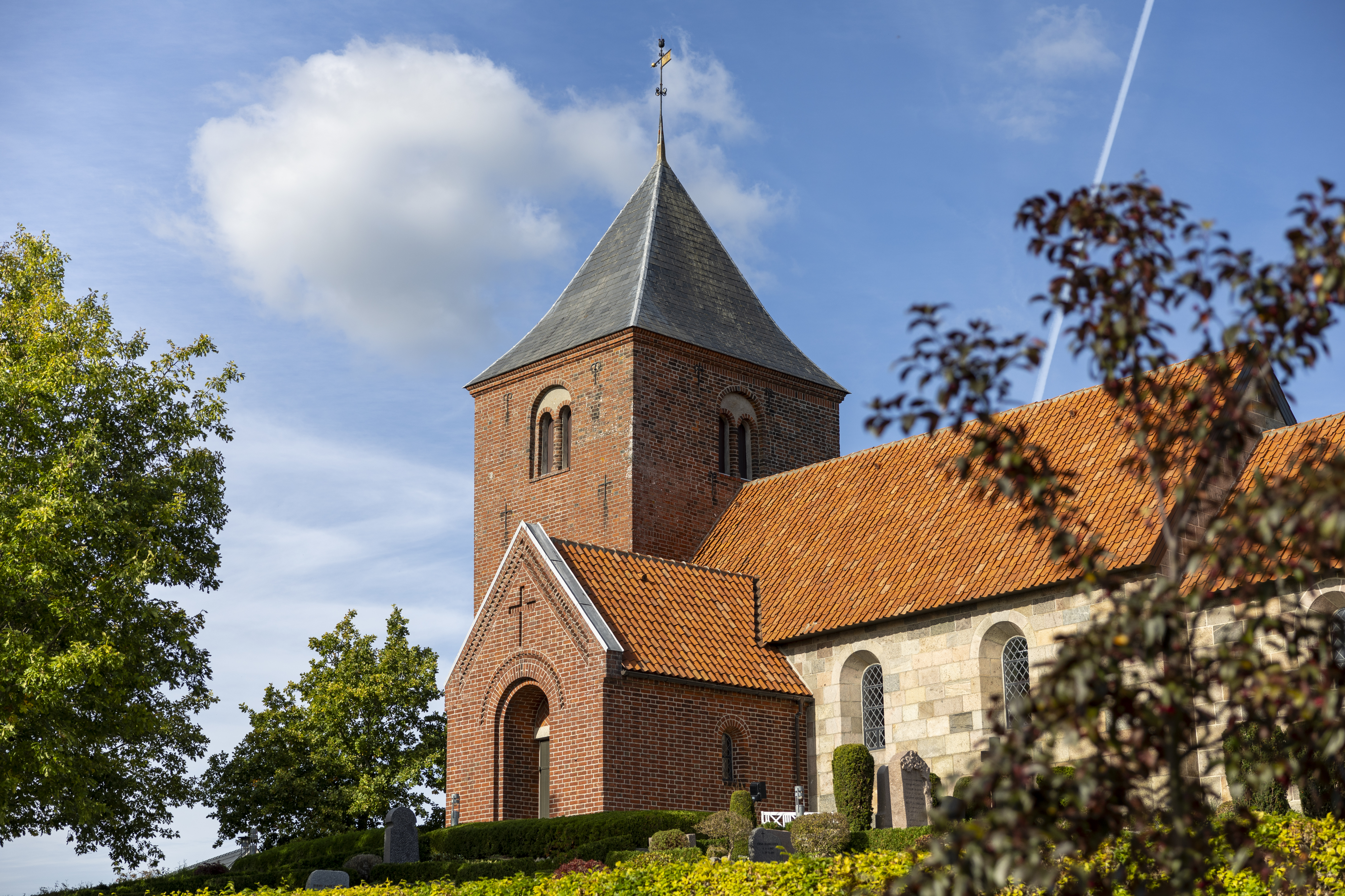 Skovby Kirke logo